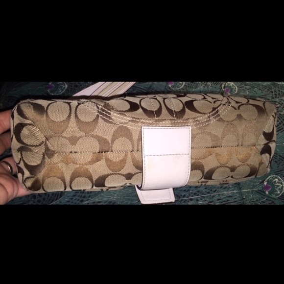 Classic Auth Coach Handbag - Picture 3 of 4